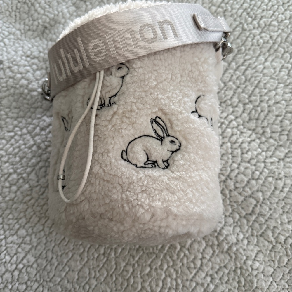 Lululemon New Year crossbody fleece bucket bag rabbit NWT